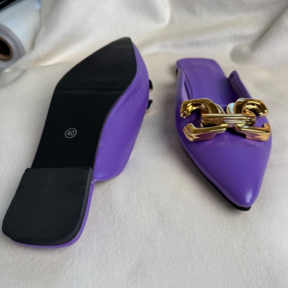 Purple pointy flat shoes with gold plastic chain detail Size US 8.5 (China 40) - Picture 10 of 14